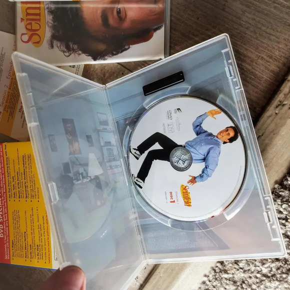 Seinfeld DVD Box Set - Seasons 1-2 - Picture 9 of 12